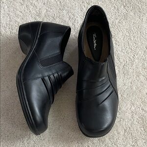 NWOT Thom McAn Black Leather Loafers sz 9 women’s